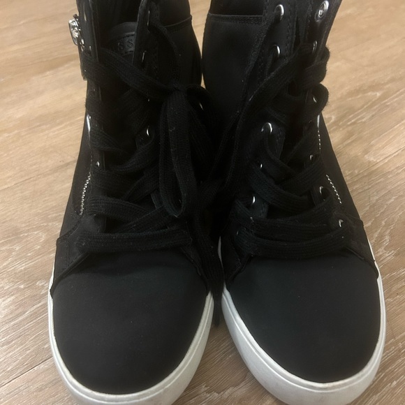 GUESS Faster Women’s Black Wedge Sneakers with Silver Zippers - Picture 2 of 9